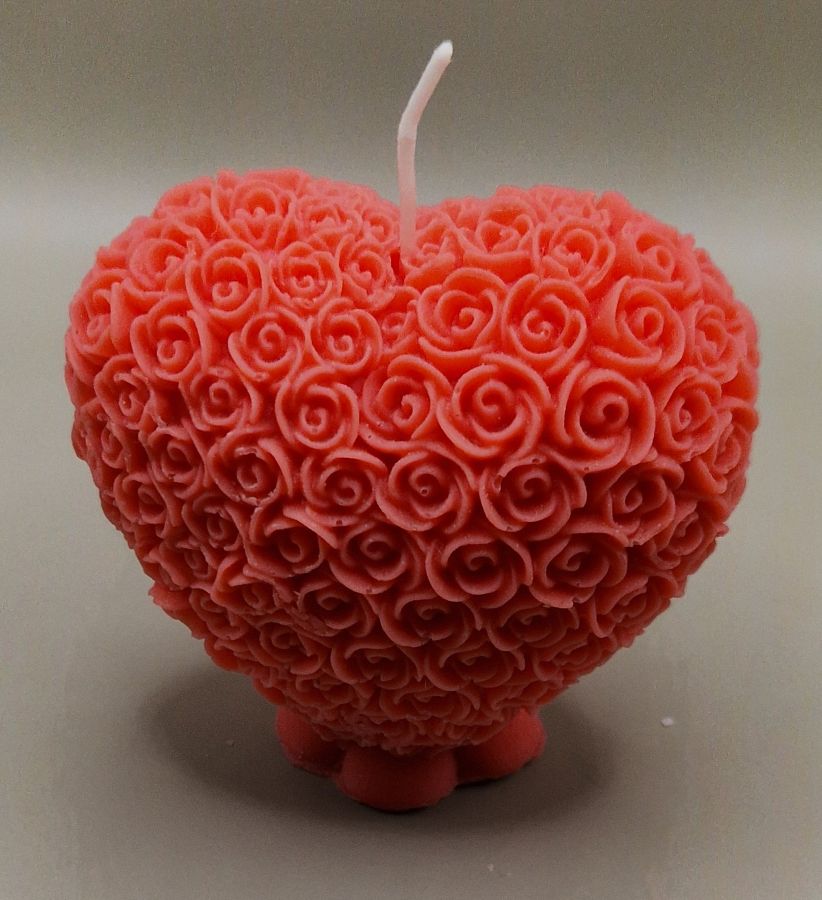 Bougie Sculpturale "Cœur de Roses Éternelles"