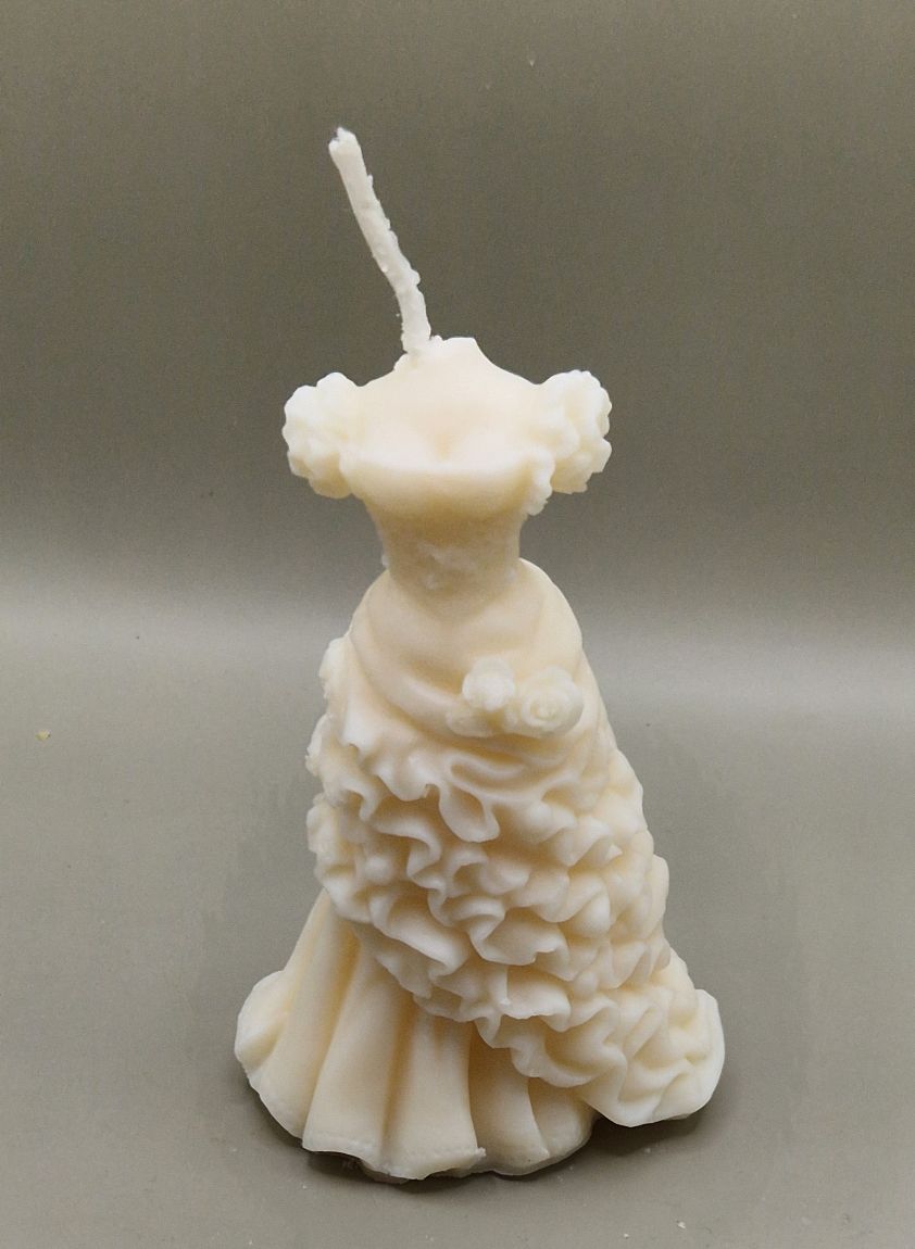l3-La-Robe-de-Bal